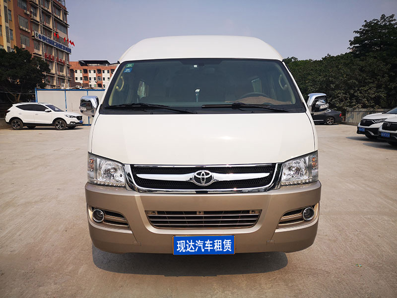 廣州市區(qū)出租十八人座小巴車帶司機(jī)包天隨駕接送機(jī)場(chǎng)(18座)_廣州租車包車用車 首選廣州現(xiàn)達(dá)汽車租賃公司