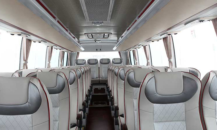 廣州旅游哪里有配帶司機30-35多人座大中巴客運班車出租費用(35座)_廣州租車包車用車 首選廣州現達汽車租賃公司