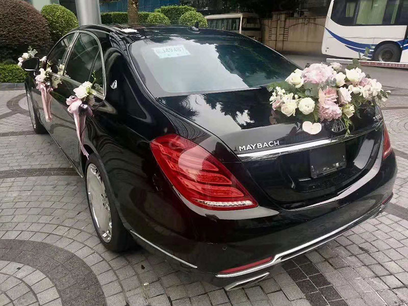在廣州結婚出租奔馳邁巴赫S600婚禮婚慶花車頭車_廣州租車包車用車 首選廣州現達租車公司