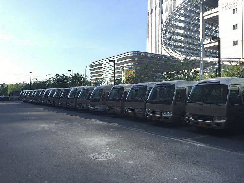 廣州豐田豪華中巴車出租包天帶司機包車(23座)_廣州租車包車用車 首選廣州現達租車公司