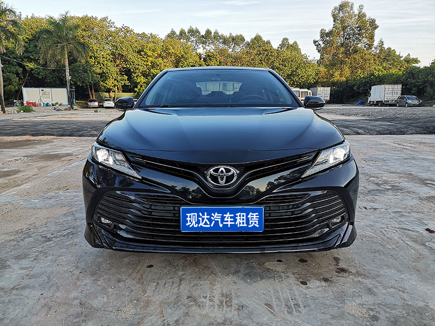 廣州租車自駕配帶司機長期出租豐田凱美瑞5座B級中檔轎車年租費用_廣州包車用車 首選廣州現達汽車租賃公司