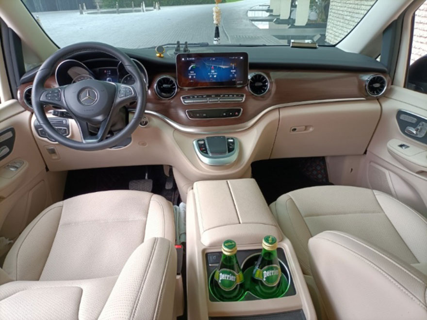 廣州配帶司機自駕出租最新款奔馳V260L豪華座椅雙電動門7座商務(wù)車_廣州租車包車用車 首選廣州現(xiàn)達租車公司