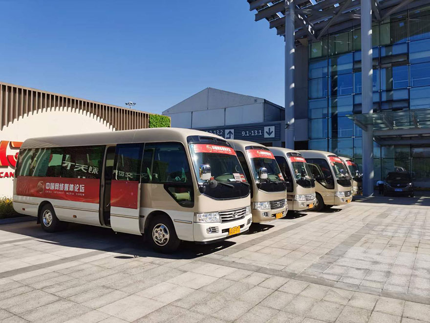 廣州活動哪里有配帶司機出租18-23人座豐田考斯特別克GL8商務車租一天費用_廣州租車包車用車 首選廣州現達汽車租賃公司