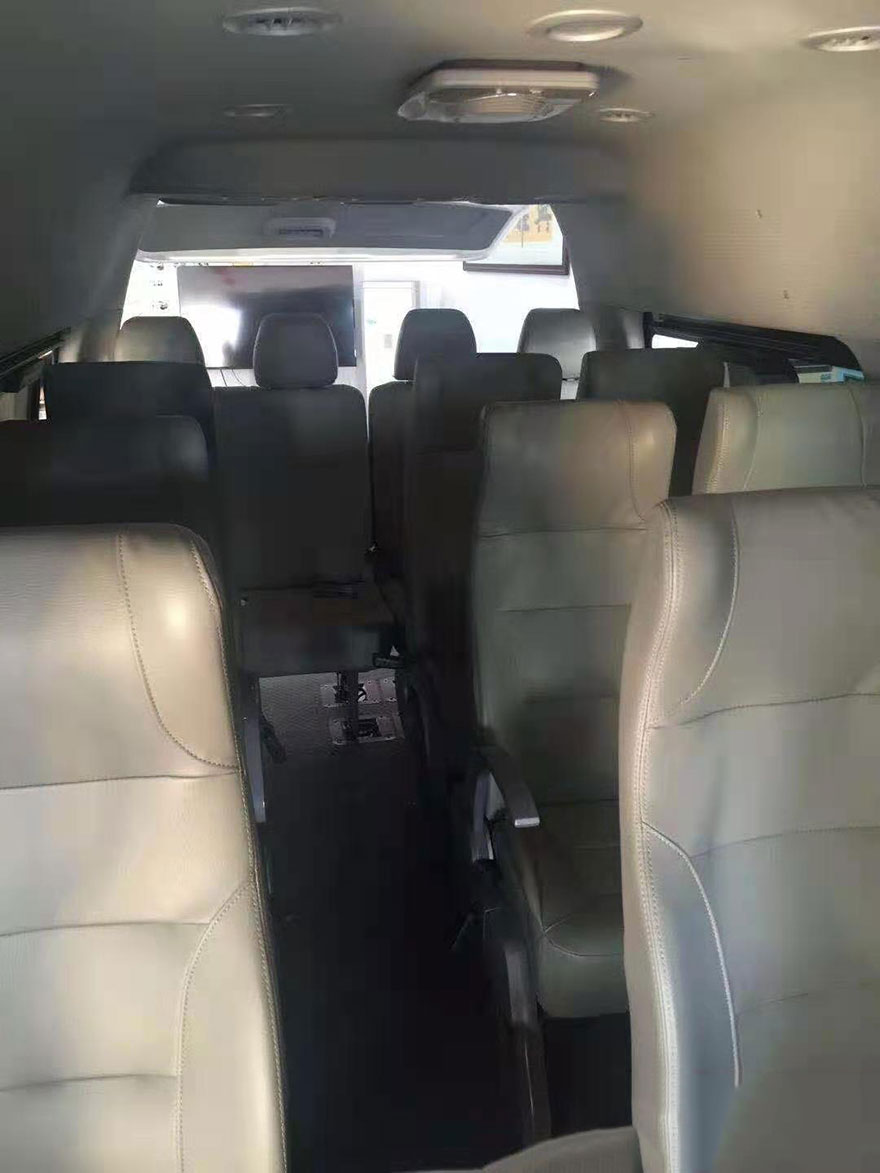 廣州帶司機出租15座小巴車,哪里有十五座豐田海獅中巴車包天_廣州租車包車用車 首選廣州現達租車公司