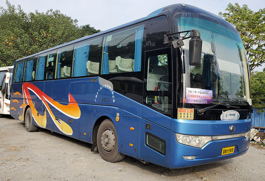 廣東省廣州游玩配帶司機出租50多人座市際帶證大巴旅游客車包天_廣州租車包車 首選廣州現達汽車租賃公司