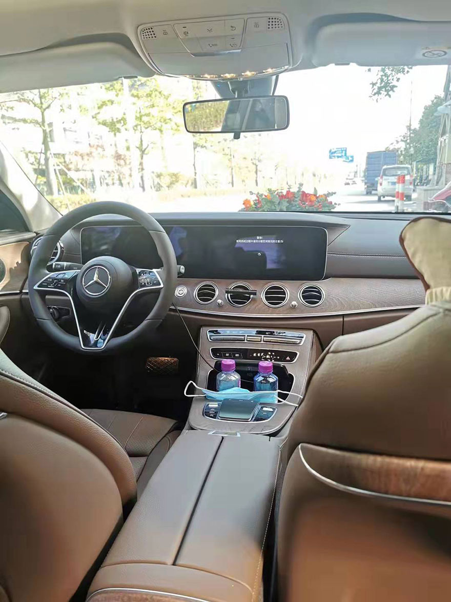 廣州結(jié)婚哪里有帶司機(jī)租邁巴赫奔馳E260L/S450L轎車花車婚慶車隊包天出租_廣州租車包車 首選廣州現(xiàn)達(dá)汽車租賃公司