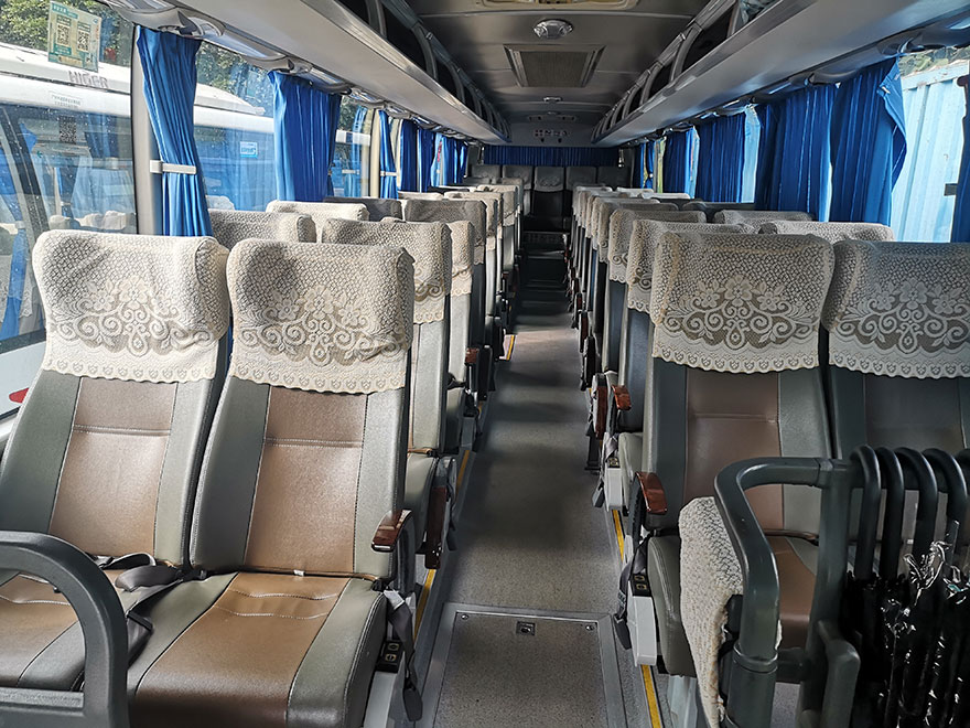 廣東省廣州游玩配帶司機出租50多人座市際帶證大巴旅游客車包天_廣州租車包車 首選廣州現達汽車租賃公司