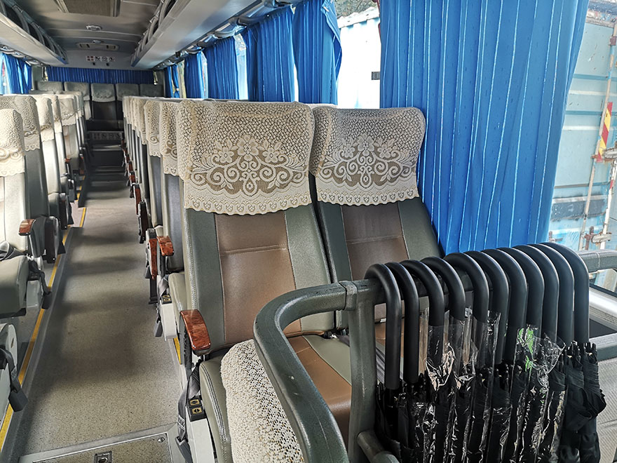 廣東省廣州游玩配帶司機出租50多人座市際帶證大巴旅游客車包天_廣州租車包車 首選廣州現達汽車租賃公司