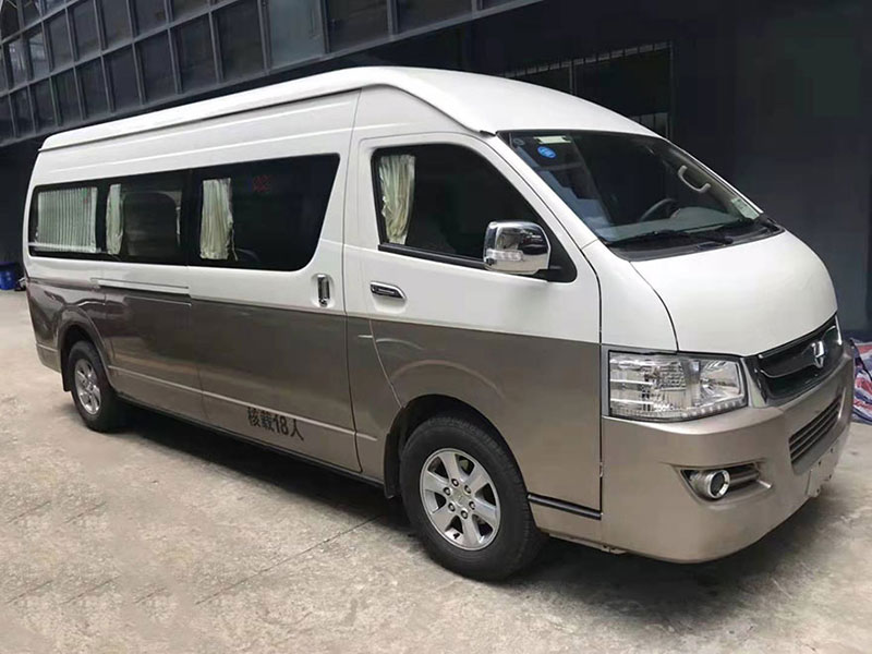 廣州出租十八座小巴車隨駕帶司機(jī)包天（18座）