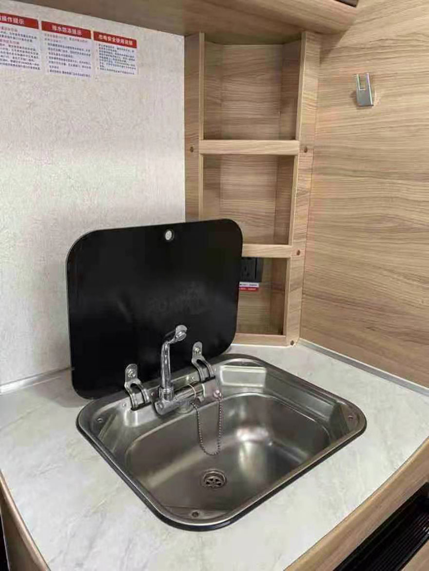 廣東省廣州市哪里有配帶司機隨駕自駕依維柯房車出租一天多少錢_廣州租車游玩包車用車 首選廣州現達汽車租賃公司