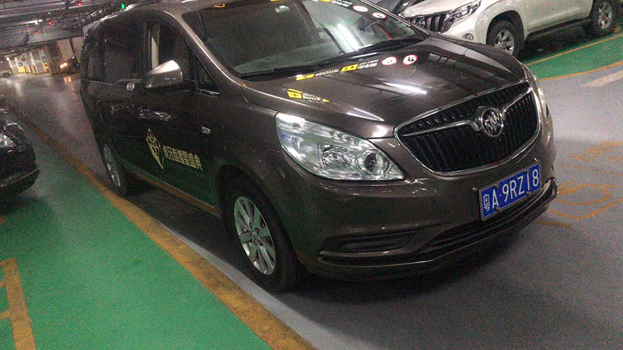 廣州演唱會大型活動帶司機租車包車,廣州租賃公司出租埃爾法商務車隊_廣州租車包車用車 首選廣州現達租車公司