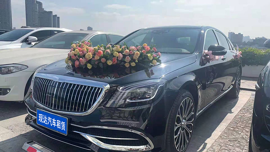 廣州哪里有出租奔馳S450S500?,廣州租邁巴赫婚慶花車(chē)車(chē)隊(duì)_廣州租車(chē)包車(chē)用車(chē) 首選廣州現(xiàn)達(dá)租車(chē)公司