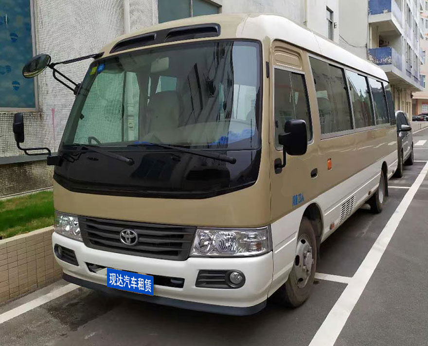 廣州配帶司機出租23座豐田考斯特中巴車租賃