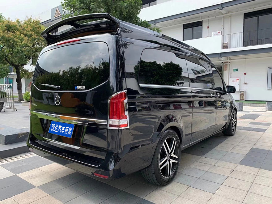 廣州哪里有配帶司機租用7座豪華高端奔馳V260L商務車活動接待出租自駕_廣州租車包車 首選廣州現達汽車租賃公司