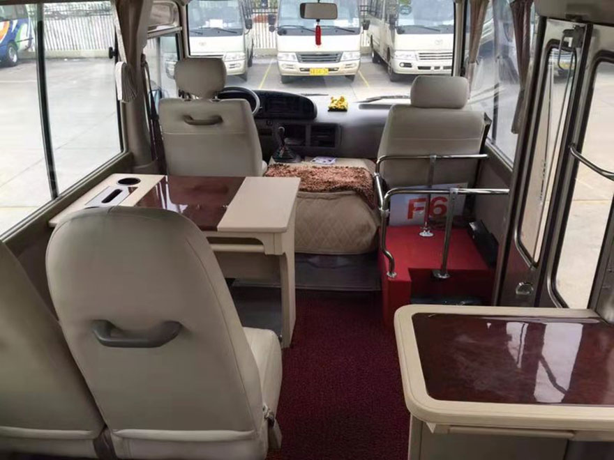廣州商務(wù)活動帶司機(jī)包車租賃出租豐田考斯特包天(23座)_廣州租車包車用車 首選廣州現(xiàn)達(dá)租車公司