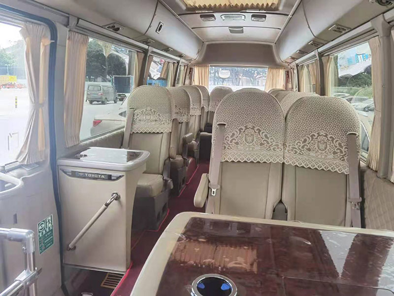 廣州豐田豪華中巴車出租包天帶司機包車(23座)_廣州租車包車用車 首選廣州現達租車公司