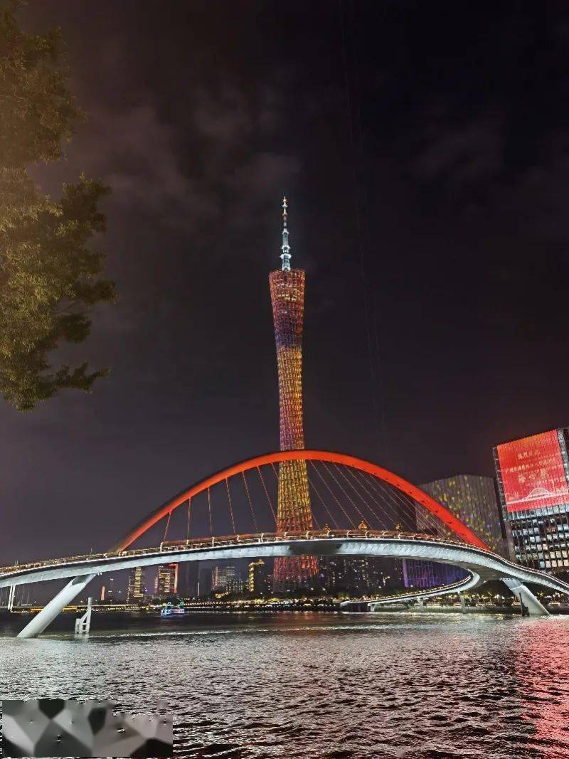 人人人人人!廣州網紅橋【海心橋】人氣爆棚,廣州市旅游出租別克商務車包天費用_廣州租車包車用車 首選廣州現達租車公司