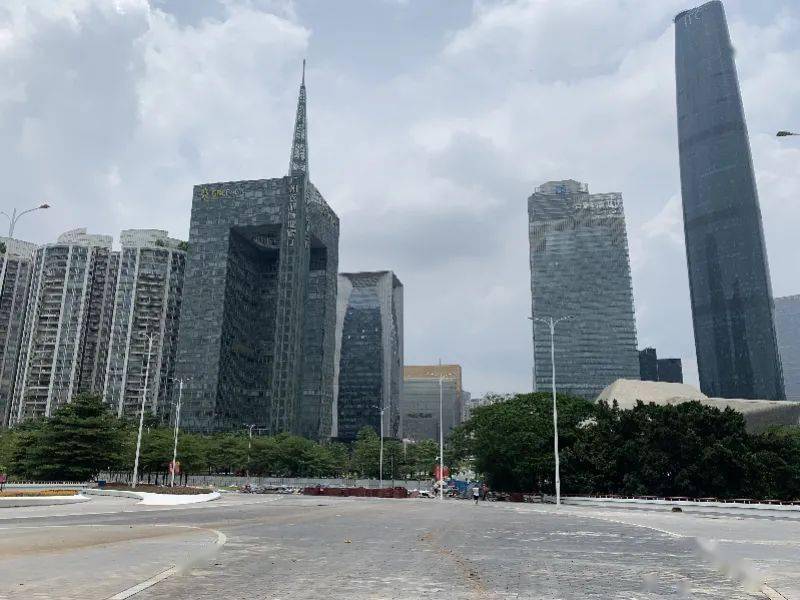 人人人人人!廣州網紅橋【海心橋】人氣爆棚,廣州市旅游出租別克商務車包天費用_廣州租車包車用車 首選廣州現達租車公司