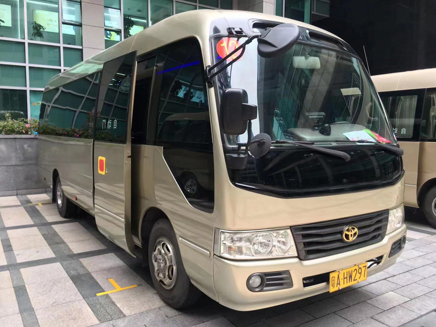 廣州市區商務活動接待配帶司機出租豪華豐田考斯特中巴車（16座）
