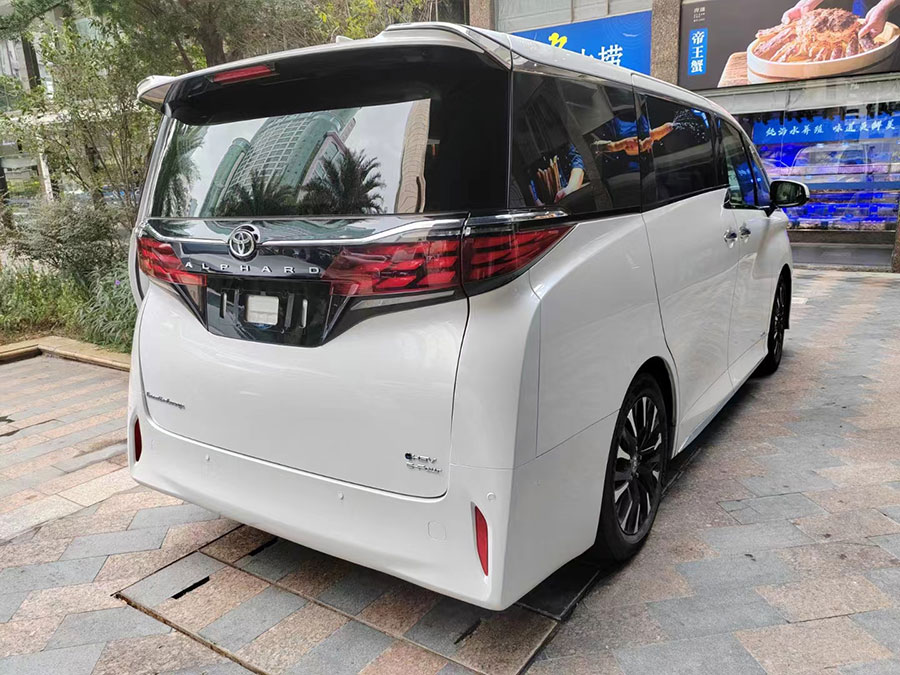 廣州哪里有自駕出租2024款豐田埃爾法商務車阿爾法配帶司機包車(7座)_廣州租車 首選廣州現達汽車租賃公司
