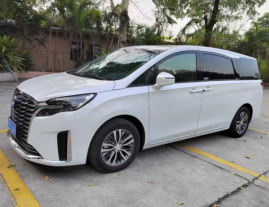 廣州市配帶司機(jī)上下班租車最新款別克商務(wù)GL8陸尊653T包年長租自駕_廣州租車 首選廣州現(xiàn)達(dá)汽車租賃公司