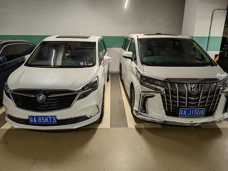 廣州出租阿爾法商務(wù)車帶司機(jī)包天費(fèi)用,廣東明星演唱會接待別克GL8包車_廣州租車 首選廣州現(xiàn)達(dá)租車公司