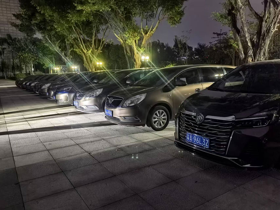 廣州中山大學慶典活動出租別克GL8埃爾法商務車配帶司機包車_廣州租車 首選現達商務租車公司