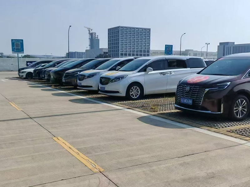 第十五屆中國國際航空航天博覽會配帶司機別克GL8豐田考斯特商務用車_廣州租車 首選現(xiàn)達商務租車公司