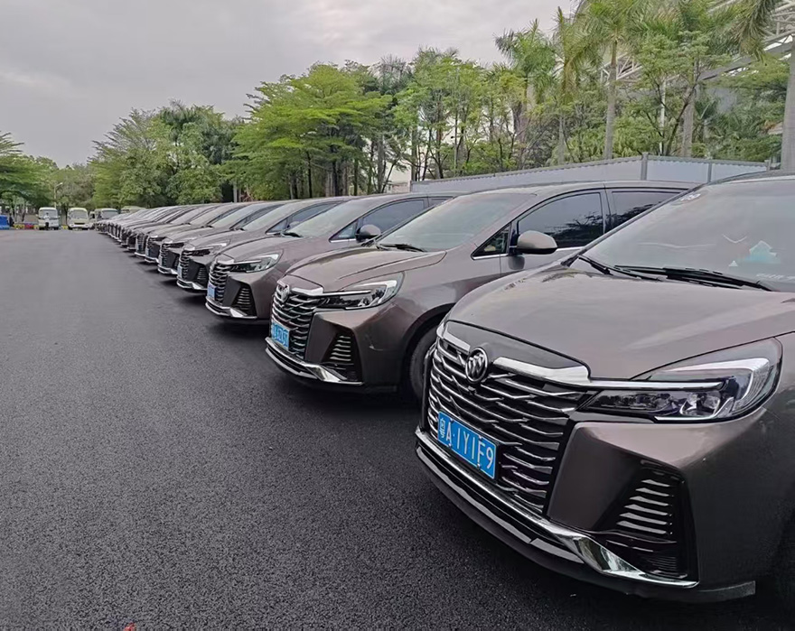 廣東廣州開演唱會哪里有專業提供配帶司機的商務車租車公司_廣州用車 首選現達汽車租賃公司